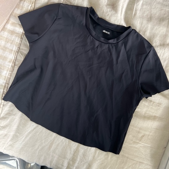 Ultracor Cropped Shirt - Picture 2 of 4